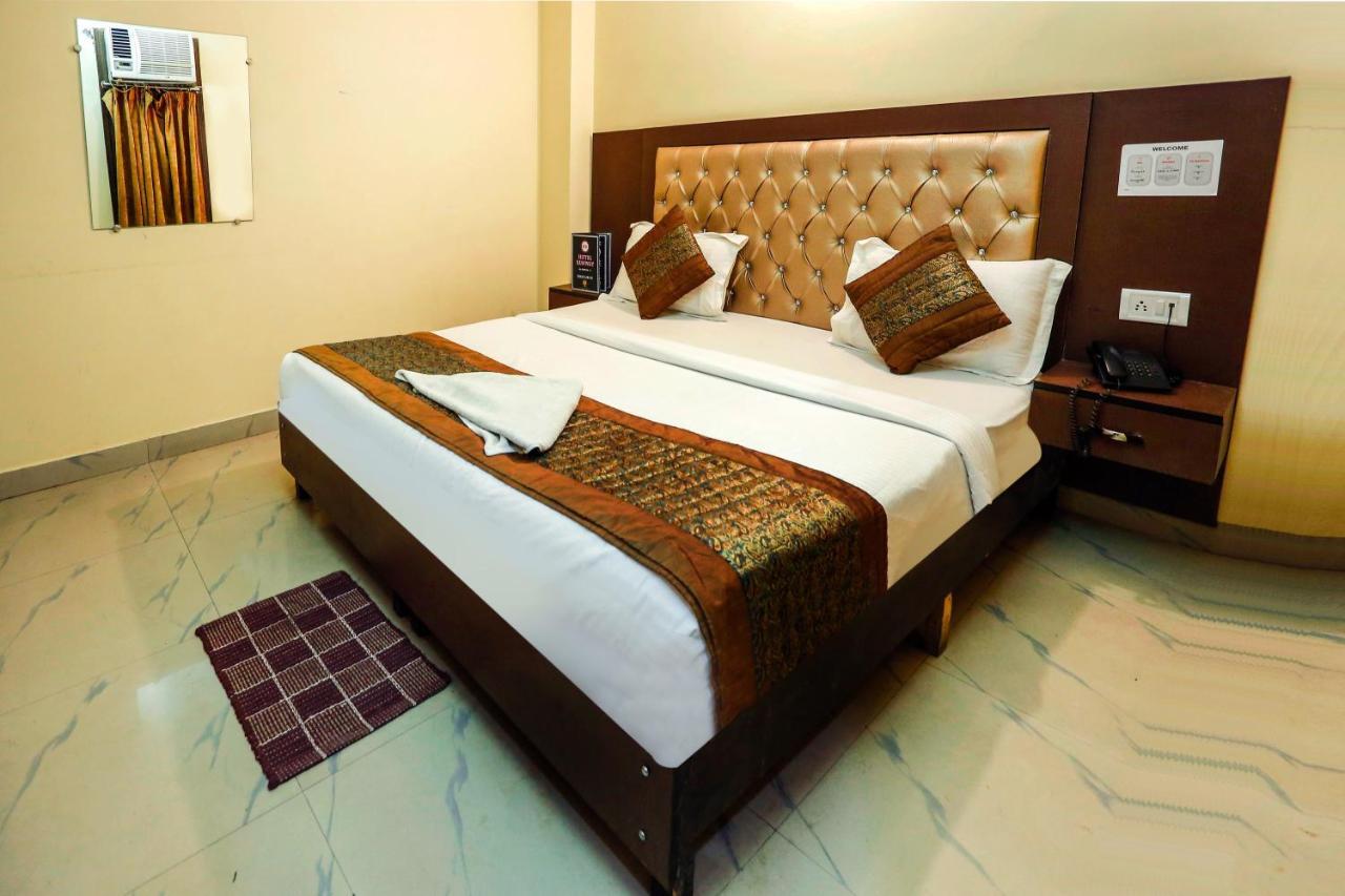 Airport Hotel Runway New Delhi Buitenkant foto