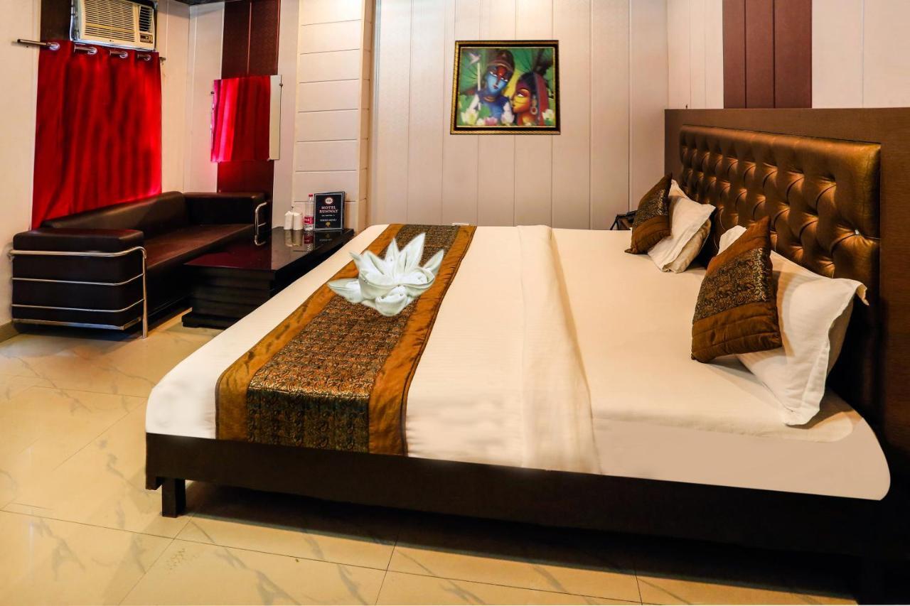 Airport Hotel Runway New Delhi Buitenkant foto