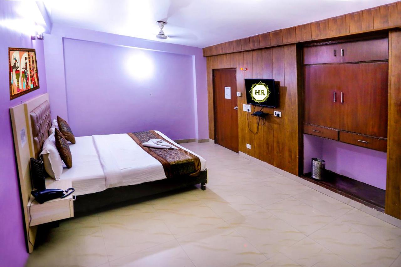 Airport Hotel Runway New Delhi Buitenkant foto