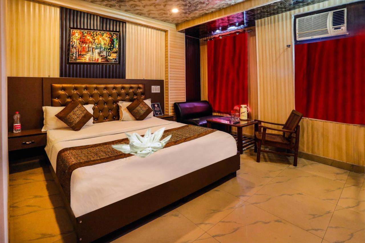 Airport Hotel Runway New Delhi Buitenkant foto
